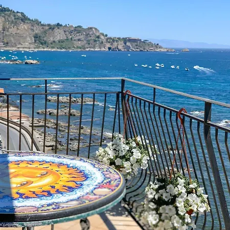 Loft * Giardini-Naxos